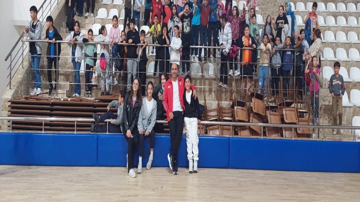 Spor Kulübü Öğrencilerimizle Sivas Belediyespor Hentbol Maçını İzledik.